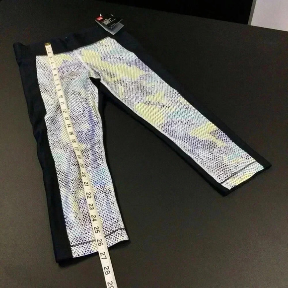 NWT Under Armour Womens Black Multicolor Compression HeatGear Leggings Medium - Picture 6 of 15